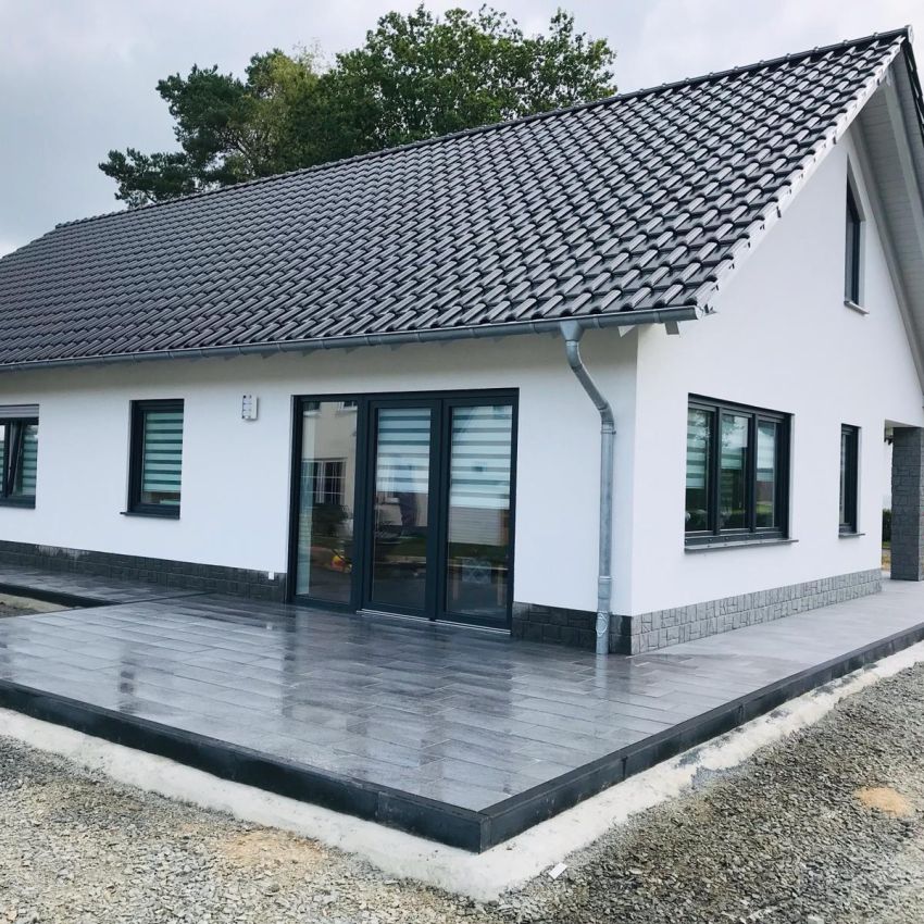 Fertiggestellte Hausterasse